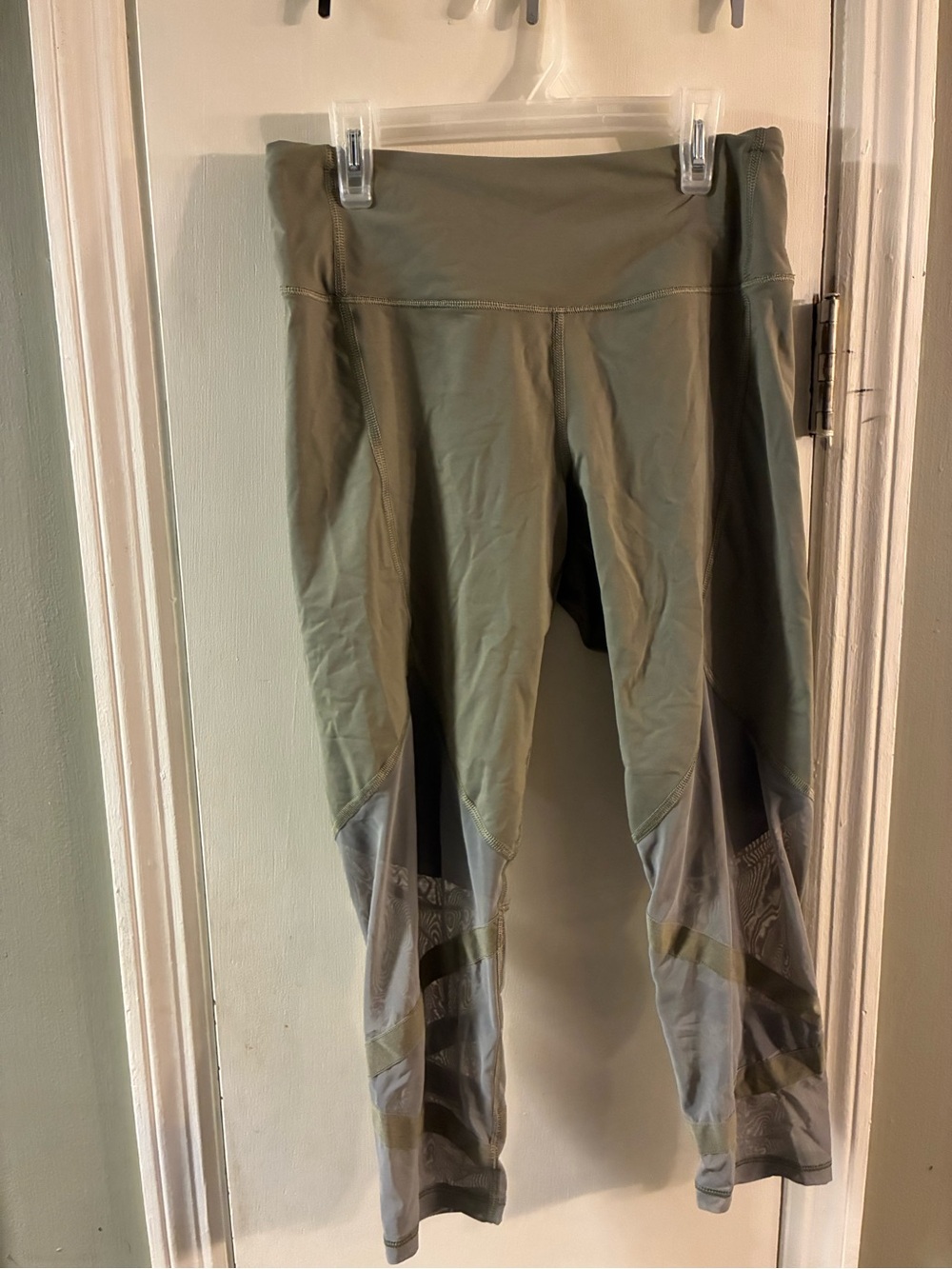 Victoria Secret Victorias Sport Leggings Size Medium Green Knockout Capri